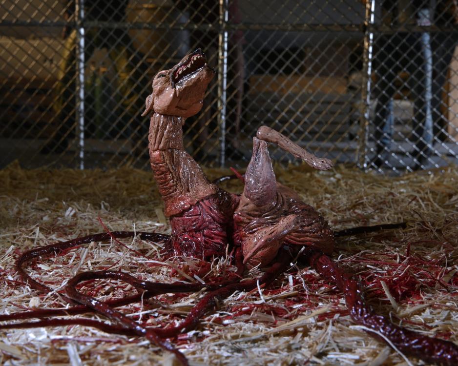 The Thing Ultimate Dog Creature Set Neca