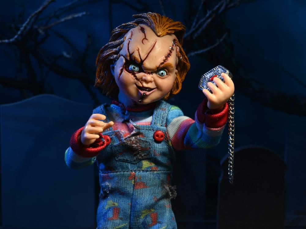 Chucky queriendo hacer el conjuro nuevamente