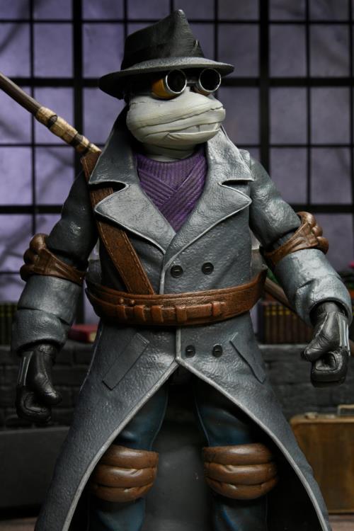 Universal Monsters x Teenage Mutant Ninja Turtles Ultimate Donatello as The Invisible Man