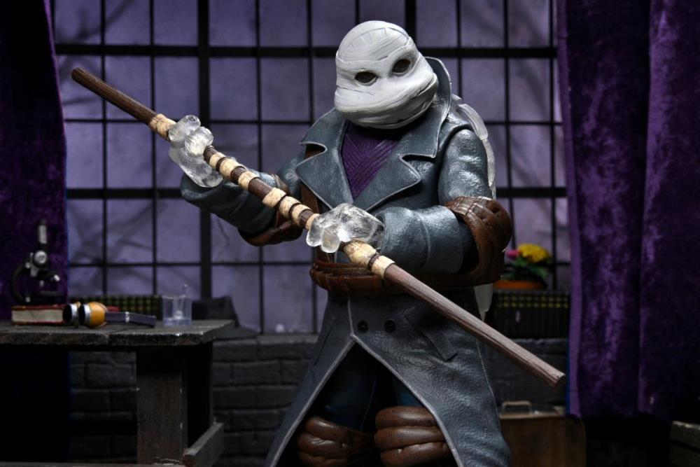 Universal Monsters x Teenage Mutant Ninja Turtles Ultimate Donatello as The Invisible Man