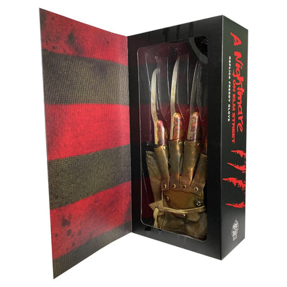 A Nightmare on Elm Street Deluxe Freddy Krueger Glove (Guante)