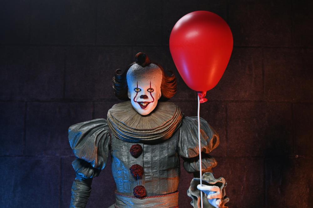 IT: Welcome to Derry Pennywise 1/4 Scale Action Figure