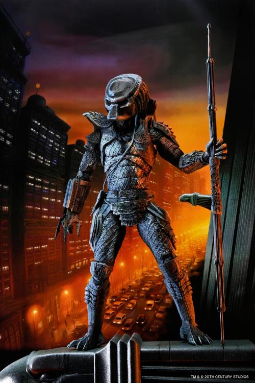 Postura de pie con lanza al suelo Figura Predator 2 City Hunter NECA Poster Series