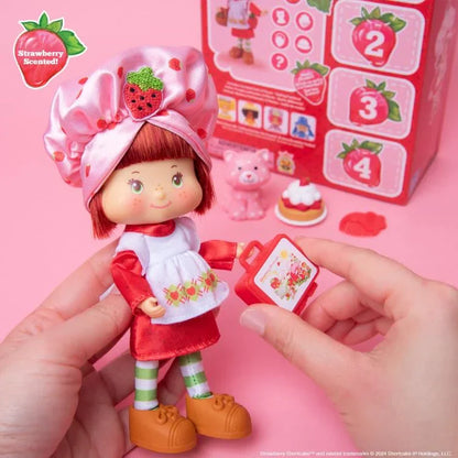 (Preventa) Strawberry Shortcake 5.5" Fashion Doll