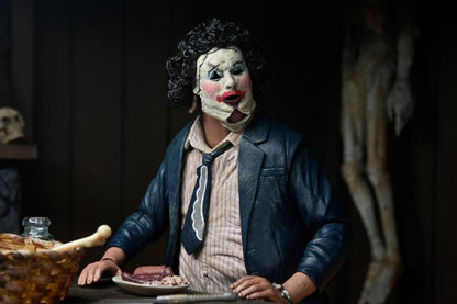 The Texas Chainsaw Massacre Ultimate 50th Anniversary Leatherface (Pretty Woman) Figura de Acción