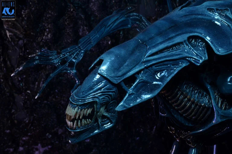 Aliens 40th Anniversary Alien Queen Deluxe Action Figure