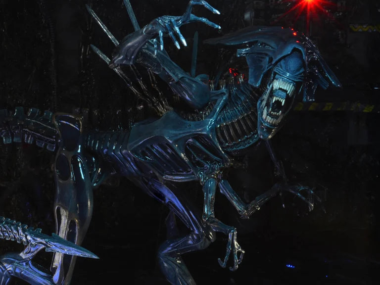 Aliens 40th Anniversary Alien Queen Deluxe Action Figure