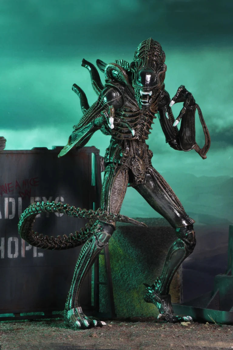 Aliens Ultimate Warrior (Brown) Action Figure