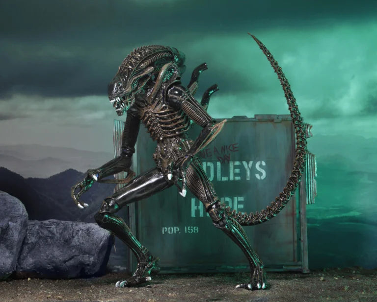 Aliens Ultimate Warrior (Brown) Action Figure