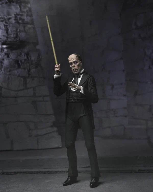 Vista frontal con varilla de Figura NECA Phantom of the Opera