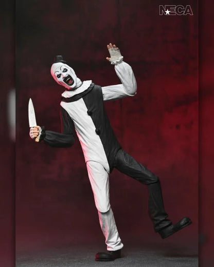 Art the Clown figura 7 pulgadas NECA Ultimate mostrando accesorios de la película Terrifier