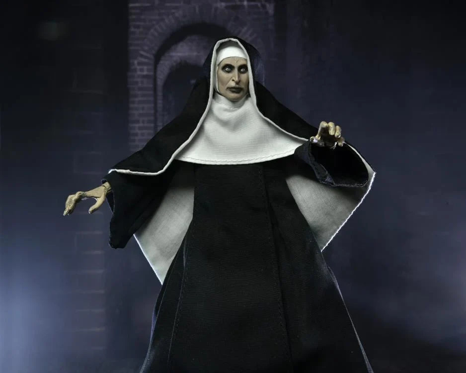 Vista de coleccionable de Figura NECA Ultimate Valak La Monja