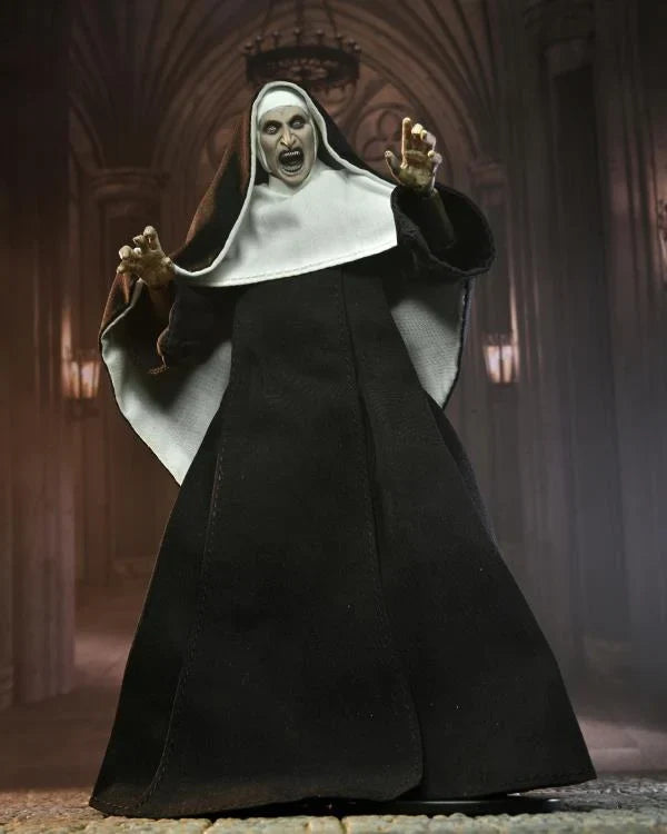 Vista frontal de Figura NECA Ultimate Valak La Monja