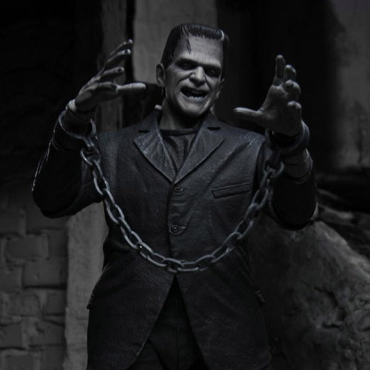 Universal Monsters Ultimate Frankenstein's Monster (Black & White) Figura Neca