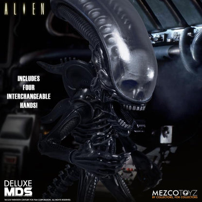 Alien Mezco Designer Series Deluxe Alien Set