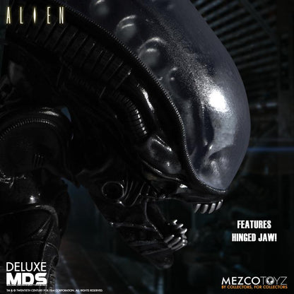 Alien Mezco Designer Series Deluxe Alien Set