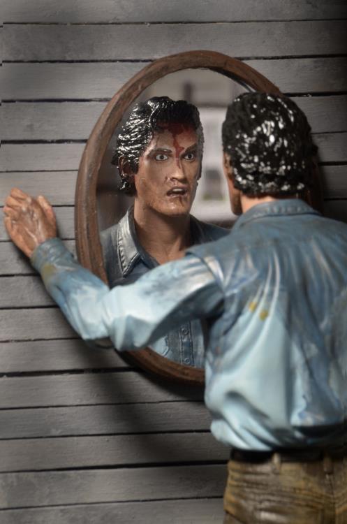 Evil Dead 2 Ultimate Ash Figura Neca