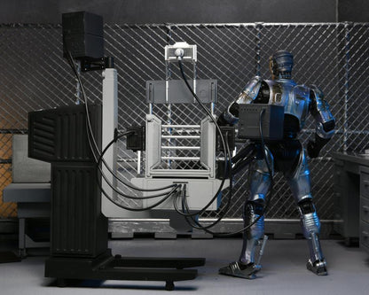 RoboCop Ultimate Battle Damaged RoboCop with Chair Figura Neca