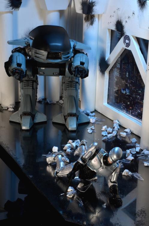 Robocop ED-209 con Sonido Figura Neca