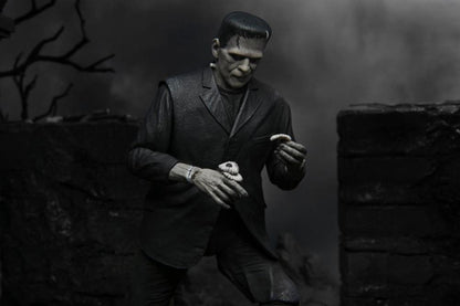 Universal Monsters Ultimate Frankenstein's Monster (Black & White) Figura Neca