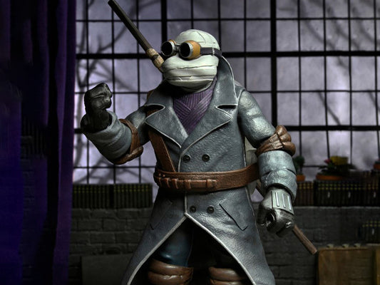 Universal Monsters x Teenage Mutant Ninja Turtles Ultimate Donatello as The Invisible Man